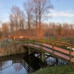 Denzo renoveert hardhouten bruggetje te Purmerend. Opdrachtgever Staatsbosbeheer.